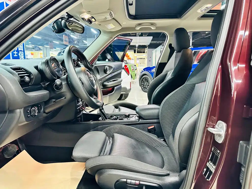 MINI Clubman 2017 — фото 17