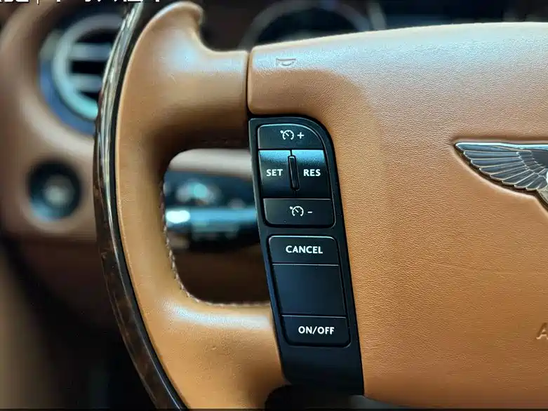 Bentley Flying Spur 2011 — фото 28