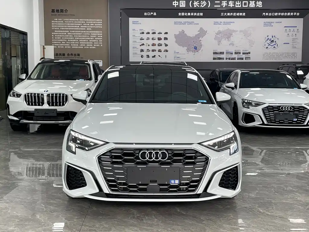 Audi A3 2023 — фото 2