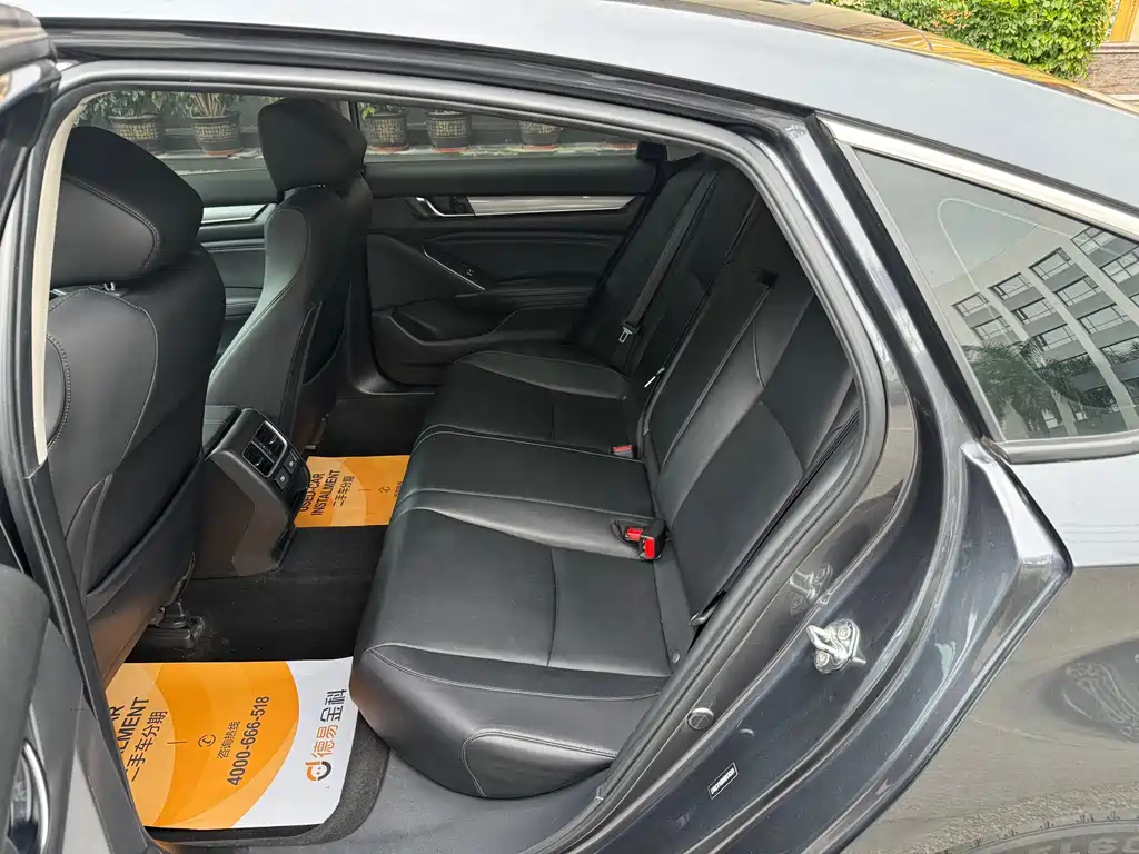 Honda Accord 2022 — фото 11