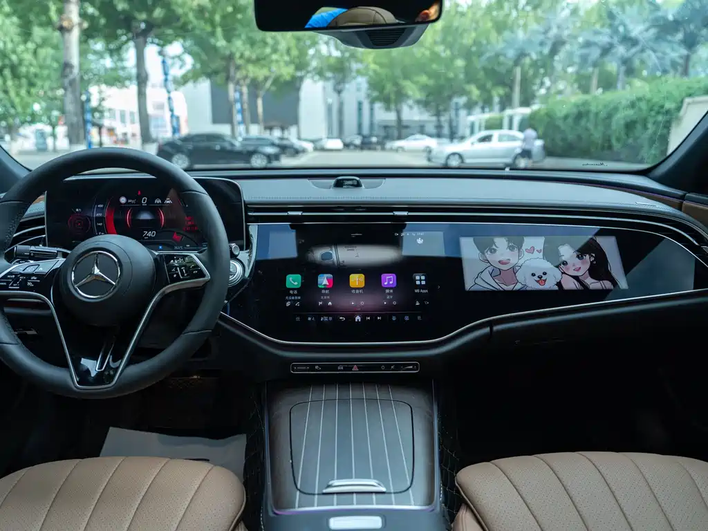 Mercedes-Benz E-Class 2025 — фото 15
