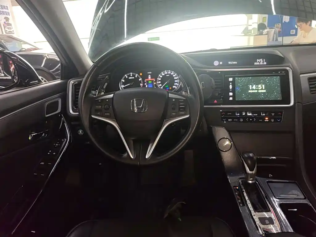 Honda Spirior 2017 — фото 11