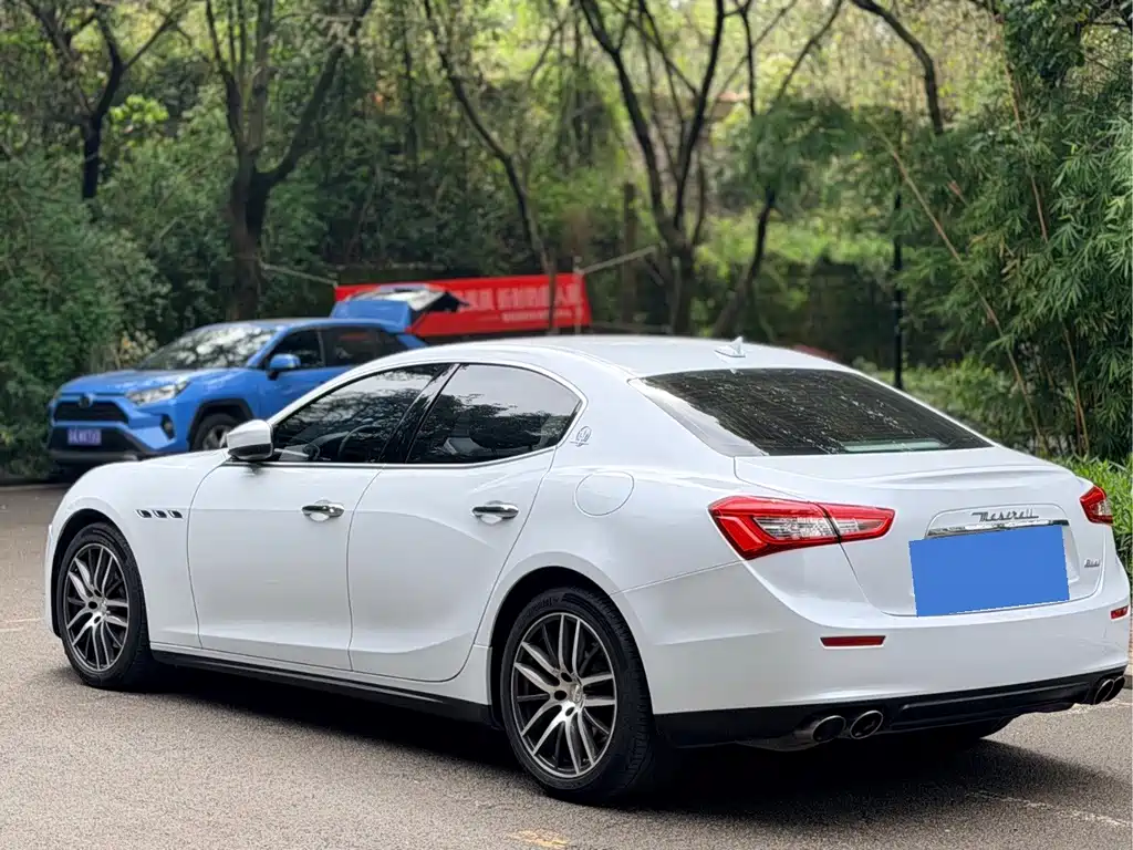 Maserati Ghibli 2017 — фото 6