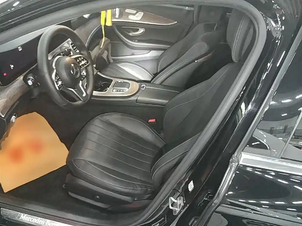 Mercedes-Benz E-Class 2020 — фото 15
