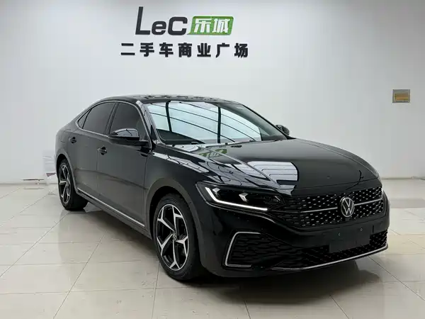 Volkswagen Passat 2023
