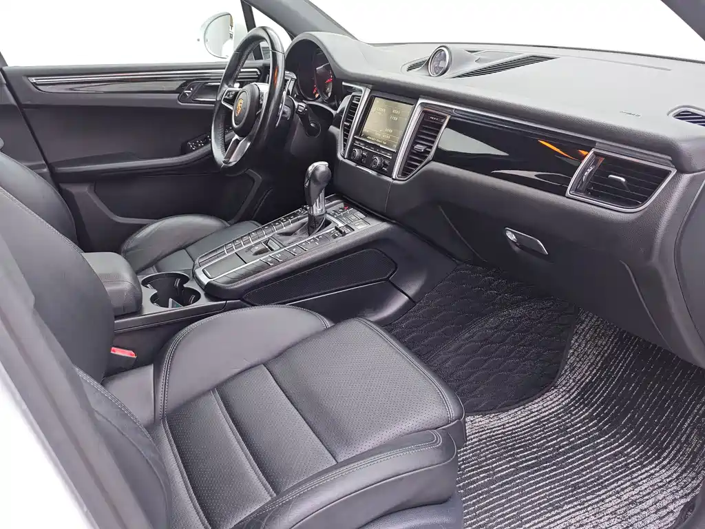 Porsche Macan 2015 — фото 11