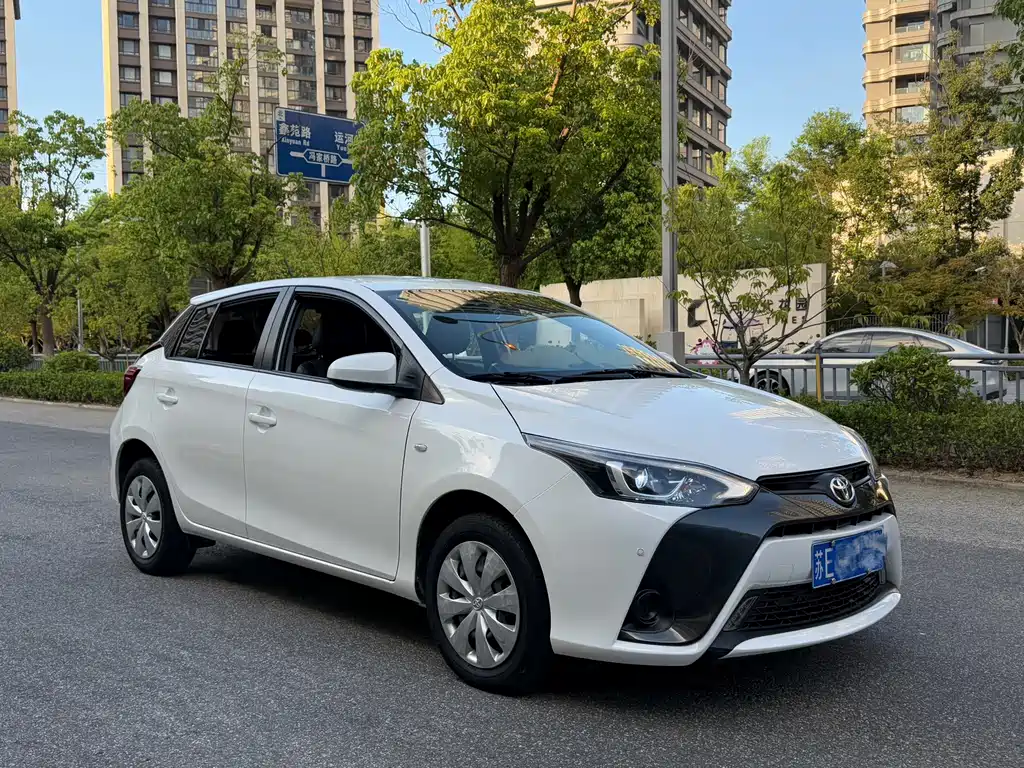 Toyota Yaris L 2018 — фото 3