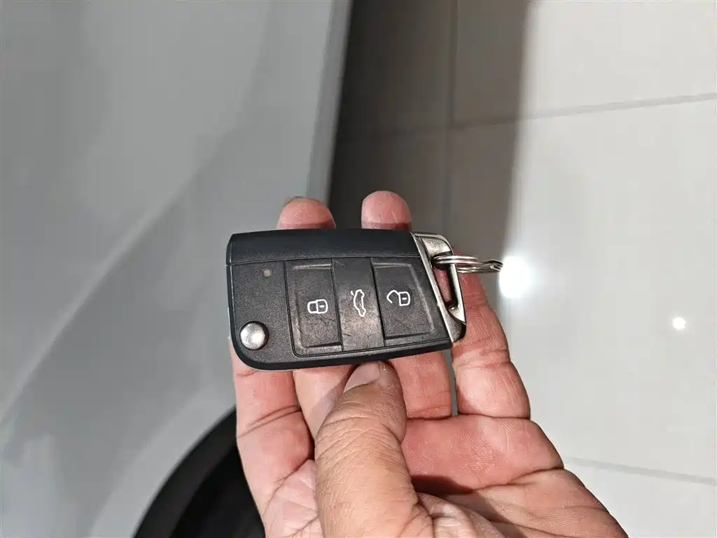 Volkswagen Tiguan L 2023 — фото 17