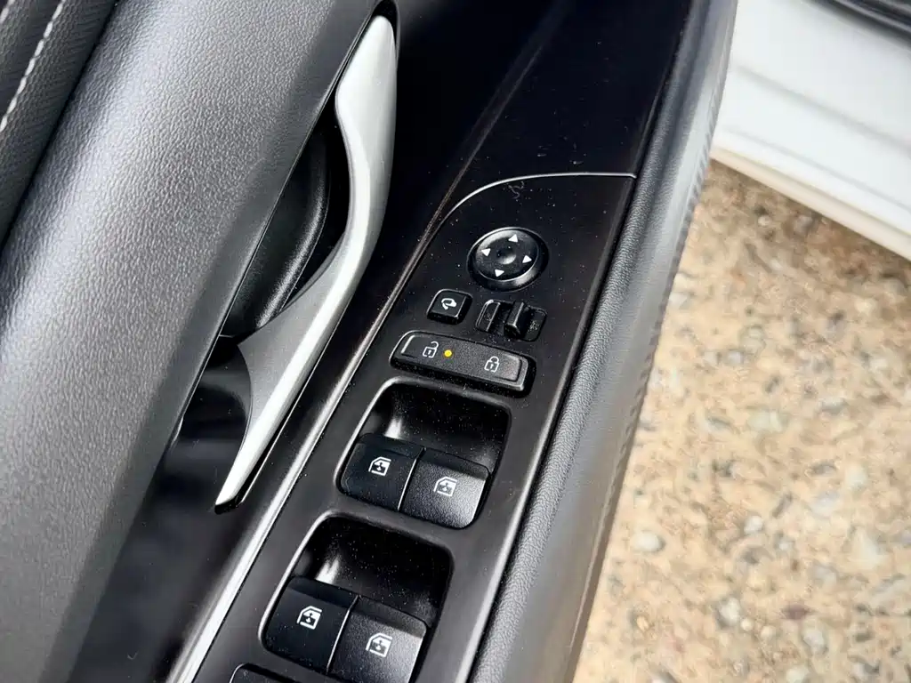 Hyundai Elantra 2023 — фото 16