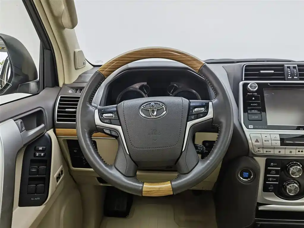 Toyota Prado 2018 — фото 11