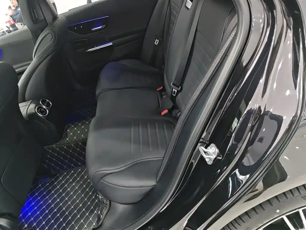 Mercedes-Benz C-Class 2023 — фото 17