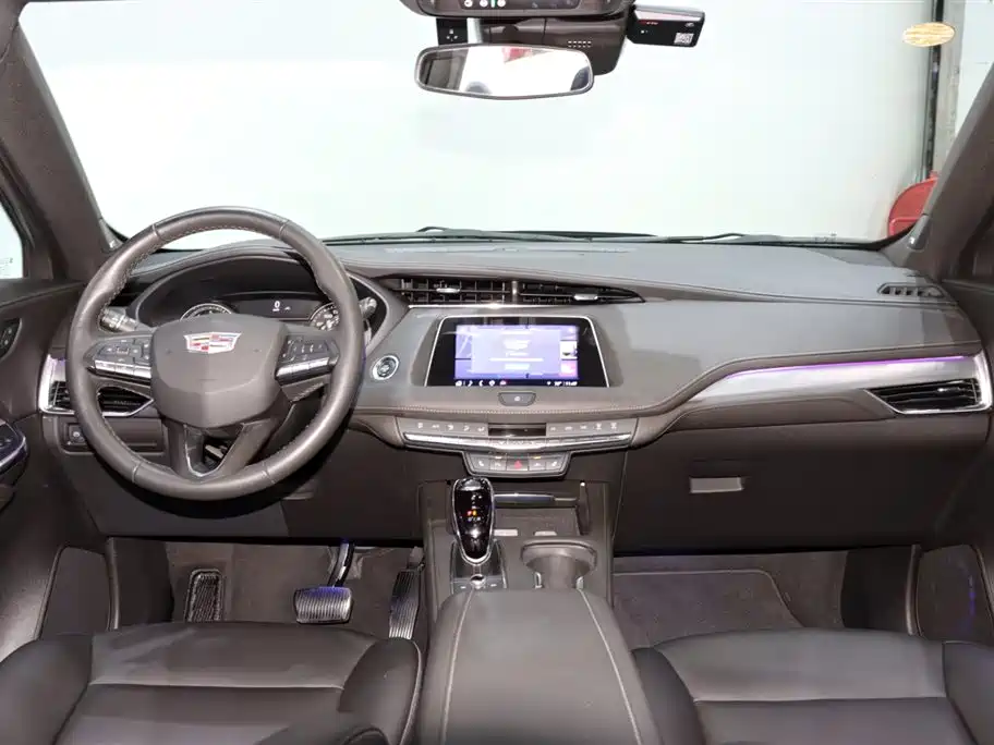 Cadillac XT4 2022 — фото 12