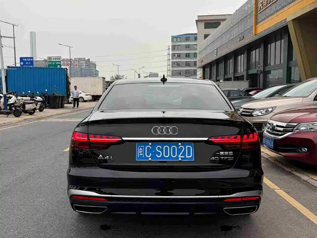 Audi A4L 2021 — фото 8