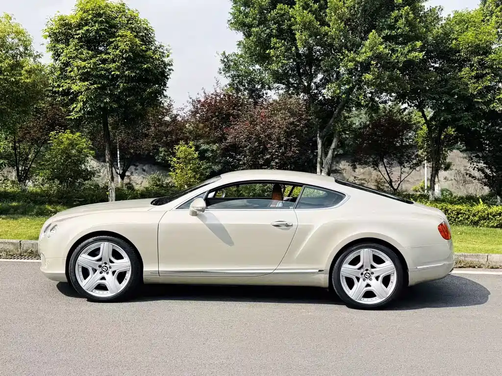Bentley Continental 2012 — фото 5