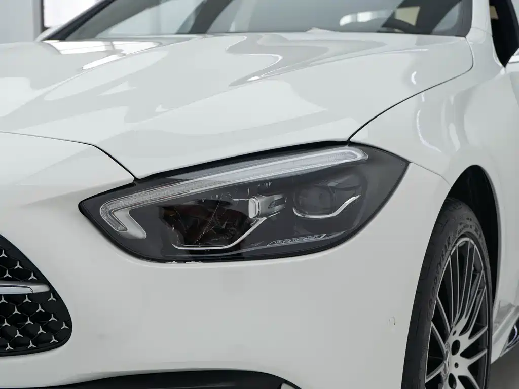Mercedes-Benz C-Class 2023 — фото 18