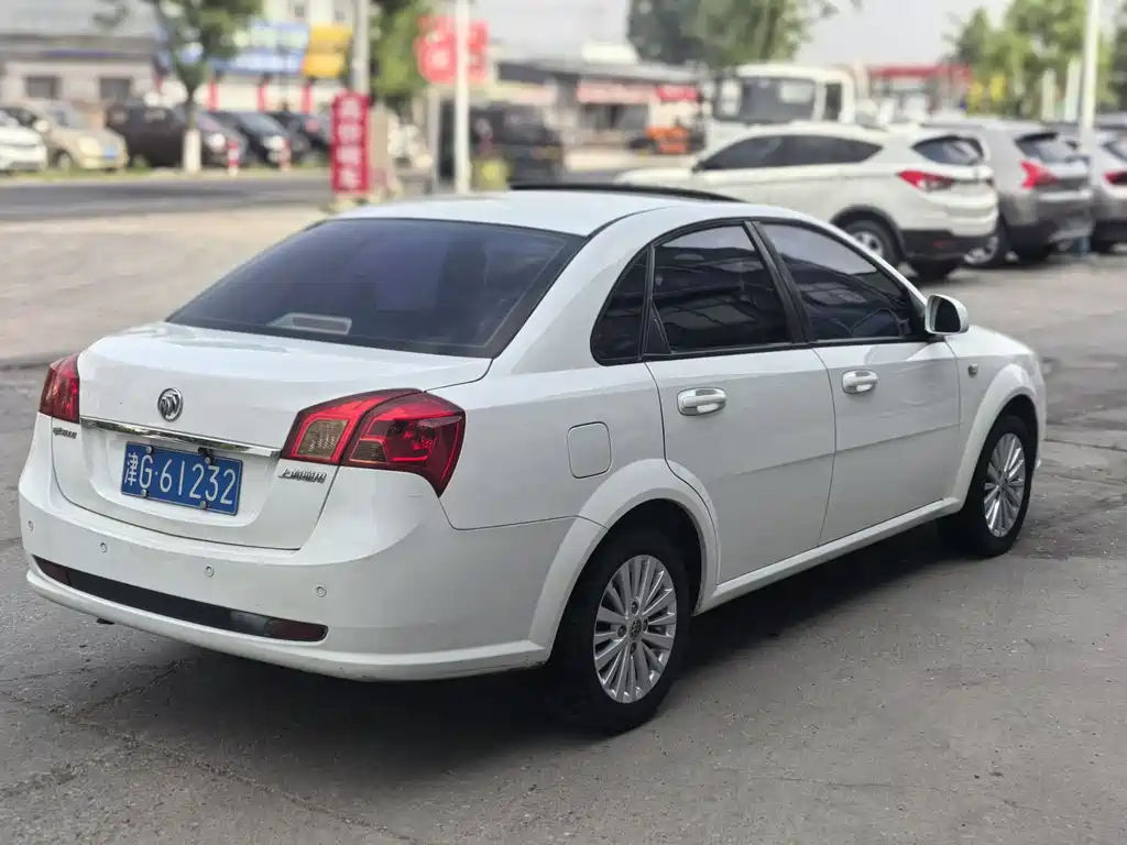 Buick Excelle 2015 — фото 5