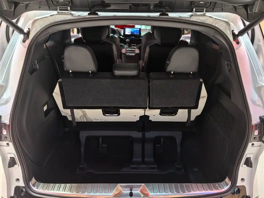 Toyota Sienna 2022 — фото 20