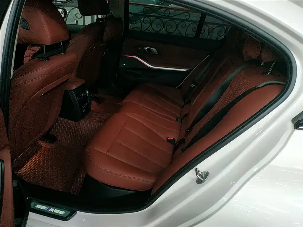 BMW 3 Series 2023 — фото 13