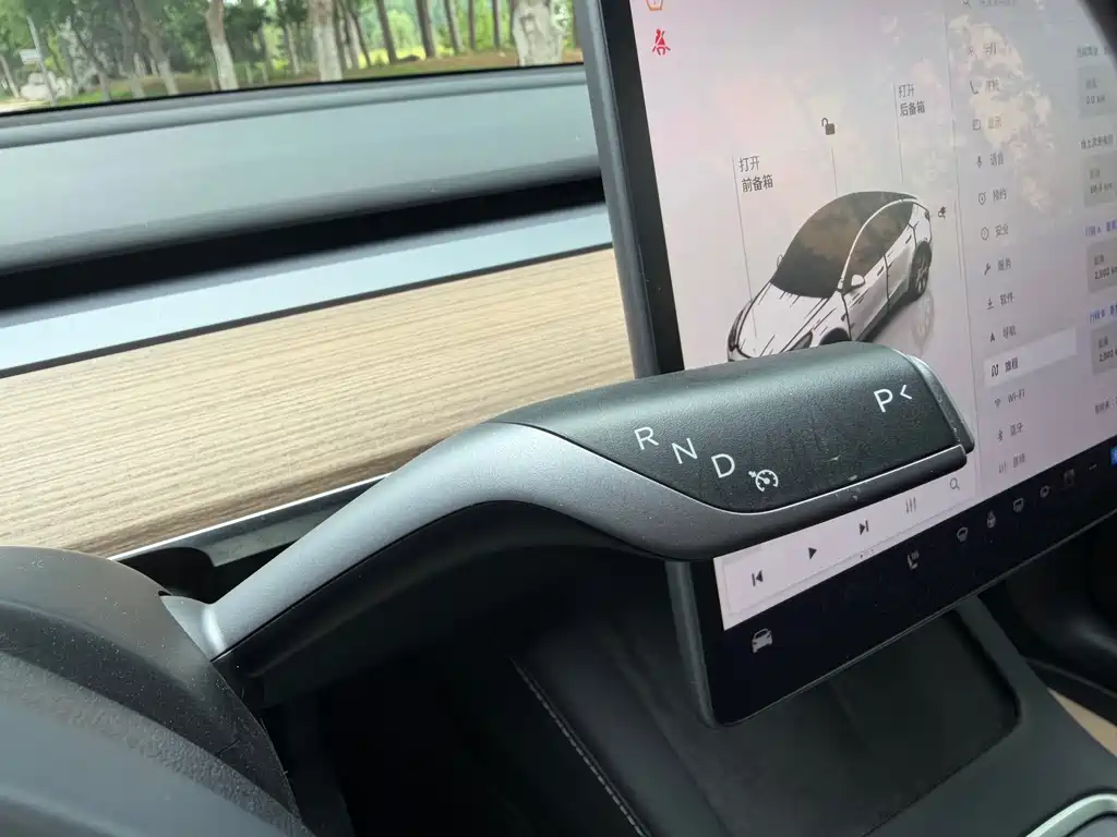 Tesla Model Y 2022 — фото 15