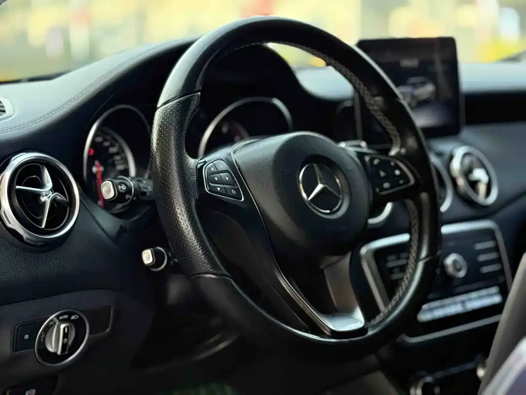 Mercedes-Benz GLA 2018 — фото 13