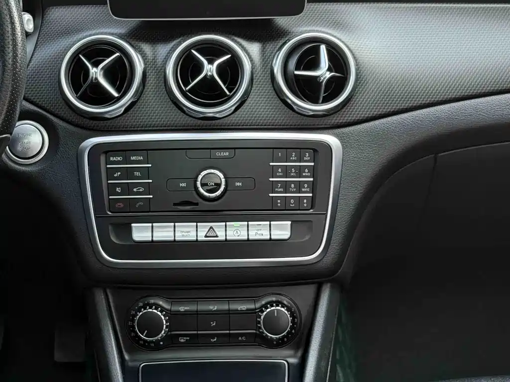 Mercedes-Benz GLA 2018 — фото 11