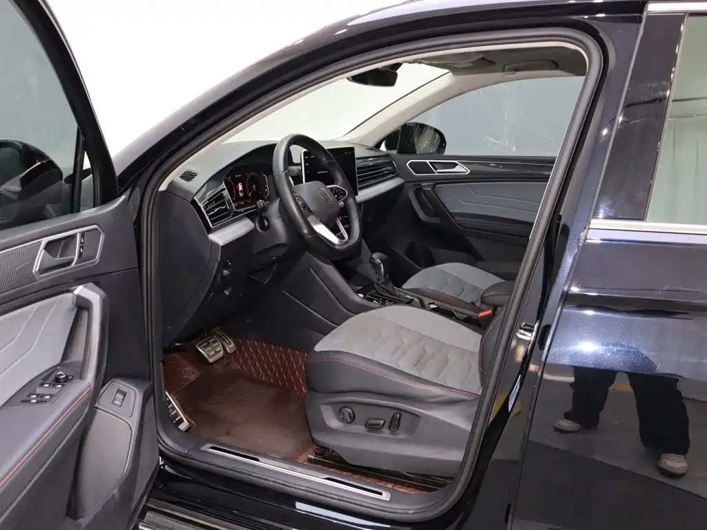 Volkswagen Tiguan X 2022 — фото 15