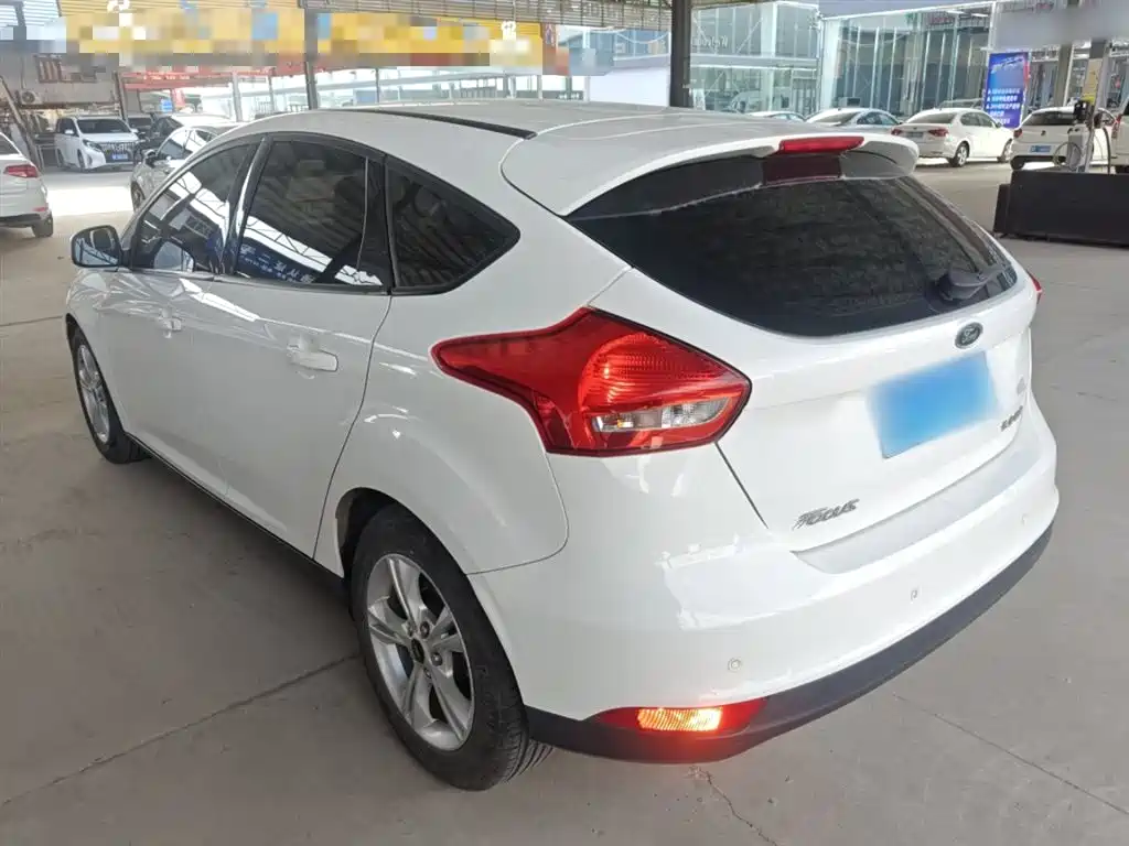 Ford Focus 2017 — фото 23