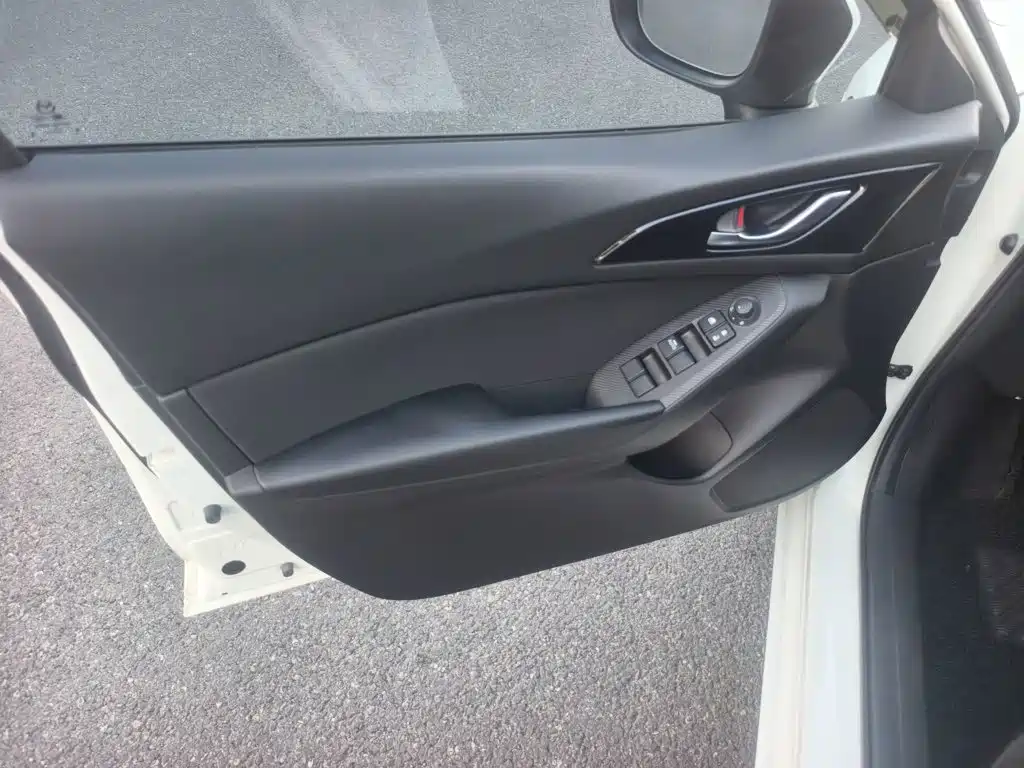 Mazda 3 Axela 2016 — фото 14
