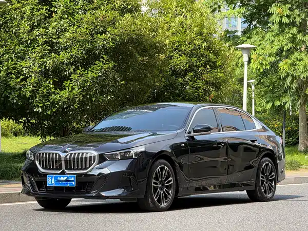 BMW 5 Series 2025