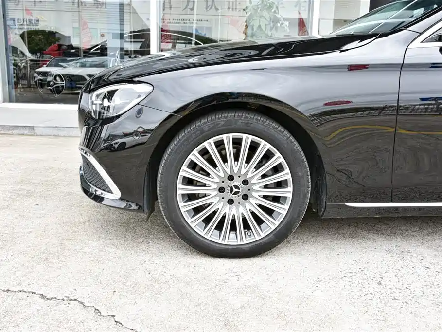 Mercedes-Benz E-Class 2023