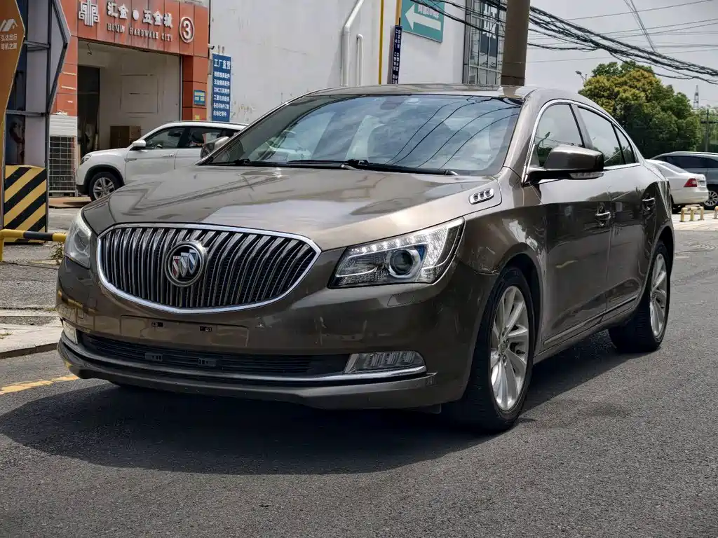 Buick LaCrosse 2015 — фото 1