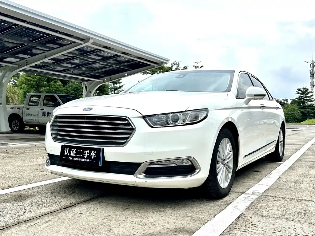 Ford Taurus 2016 — фото 2