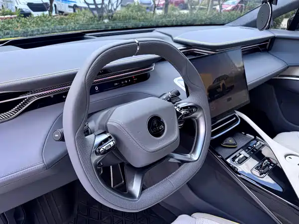 Lotus ELETRE 2025
