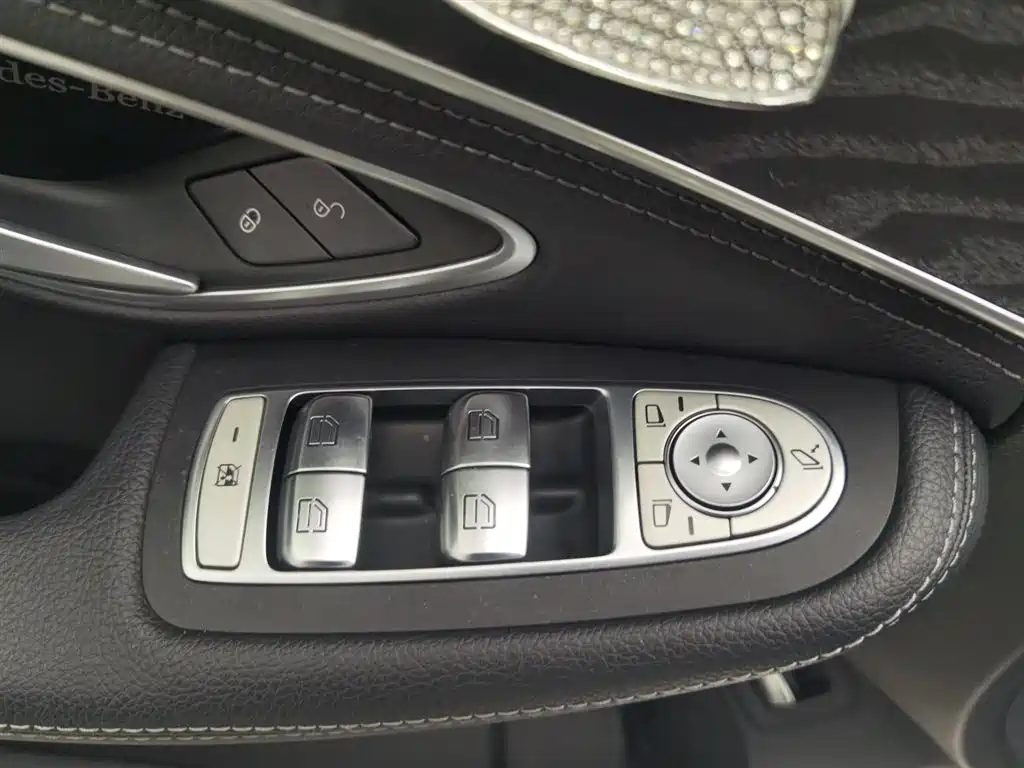 Mercedes-Benz C-Class 2018 — фото 9