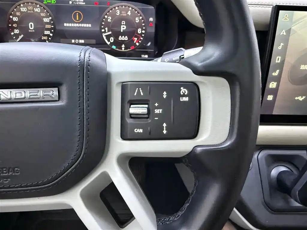 Land Rover Defender 2022 — фото 24