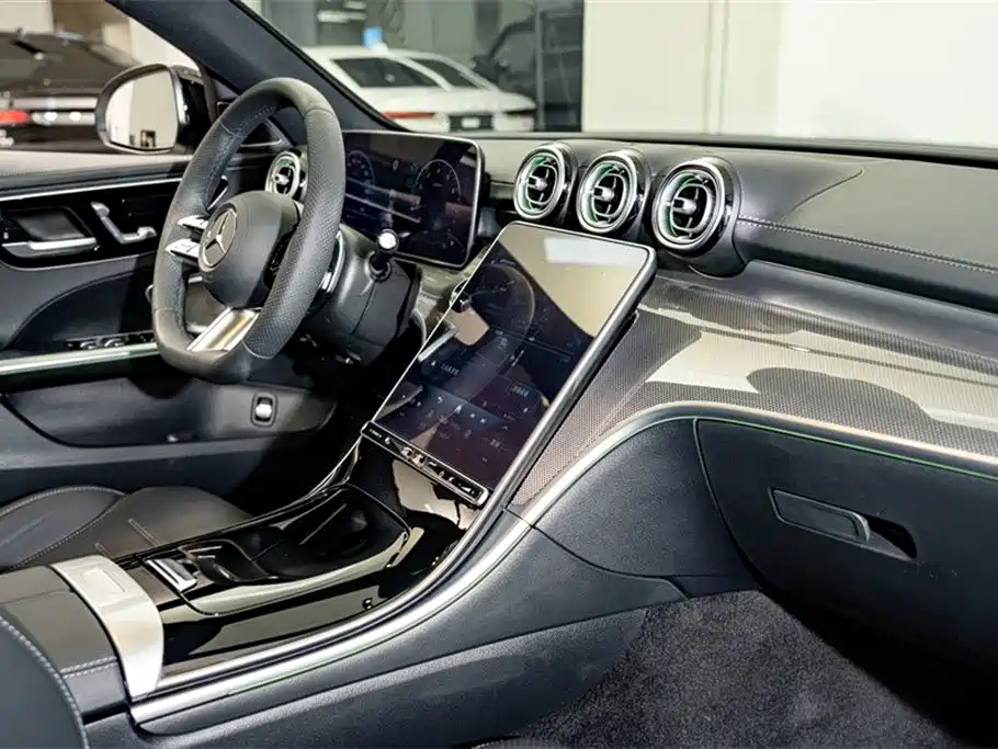 Mercedes-Benz C-Class 2024 — фото 17