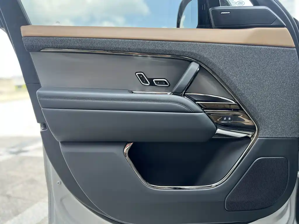 Land Rover Range Rover Sport 2023 — фото 14