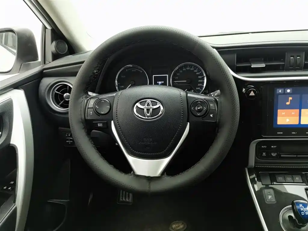 Toyota Corolla Hybrid 2019 — фото 11