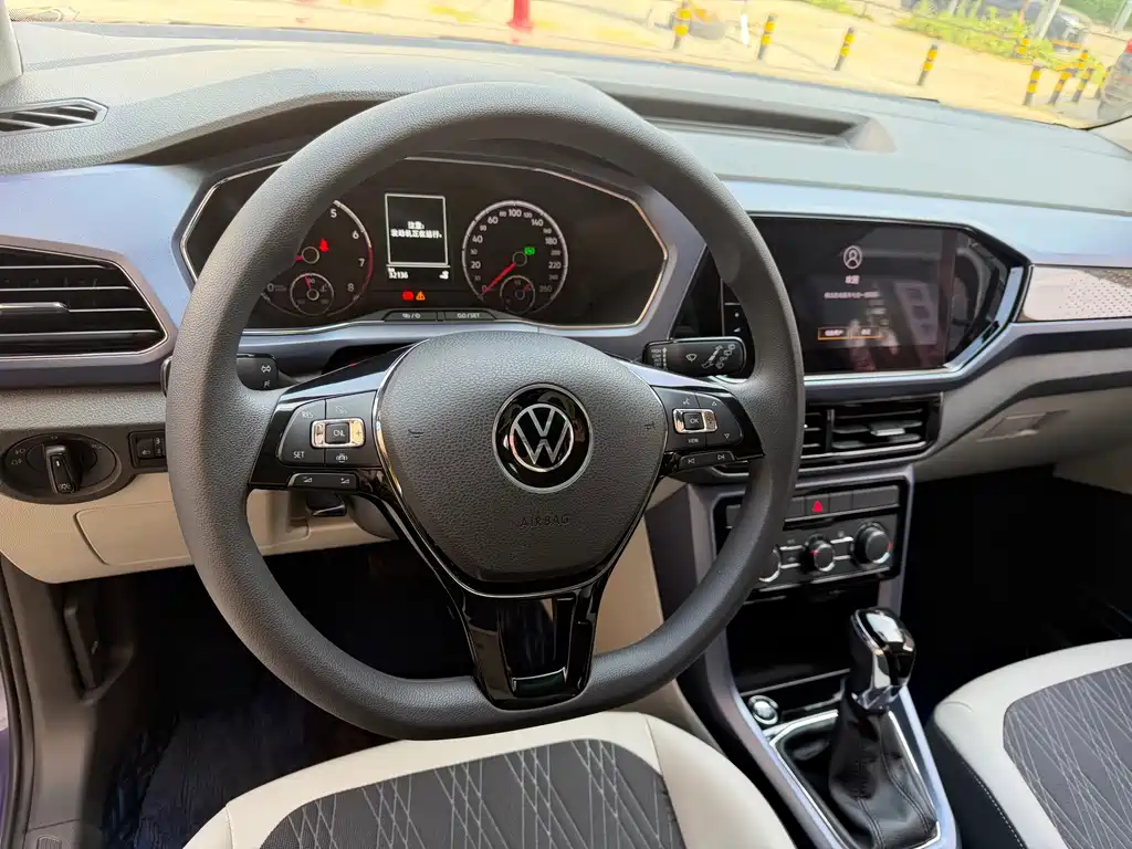 Volkswagen T-Cross 2021 — фото 9