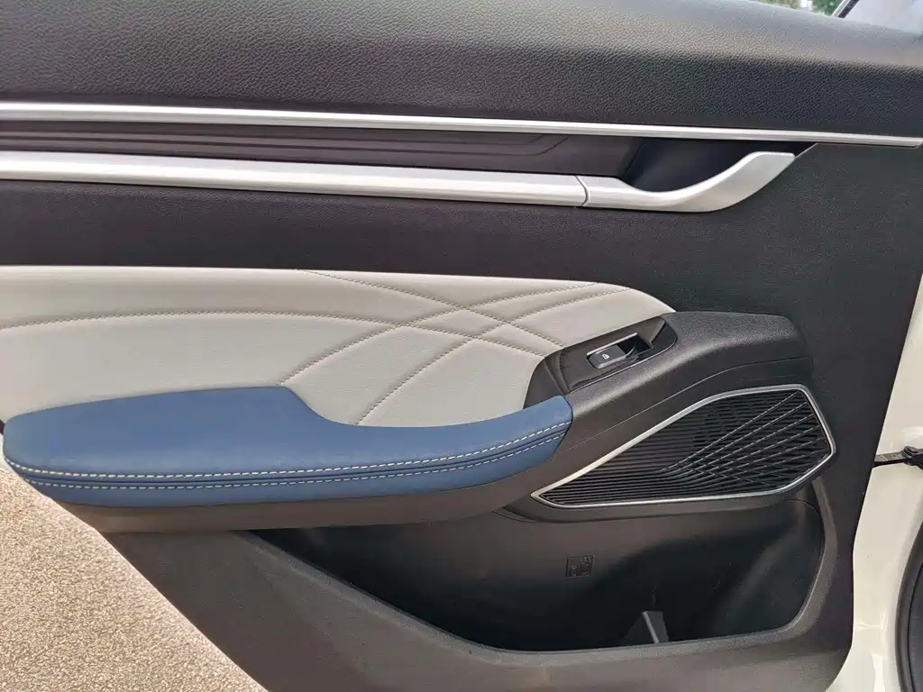 Geely Emgrand 2023 — фото 10