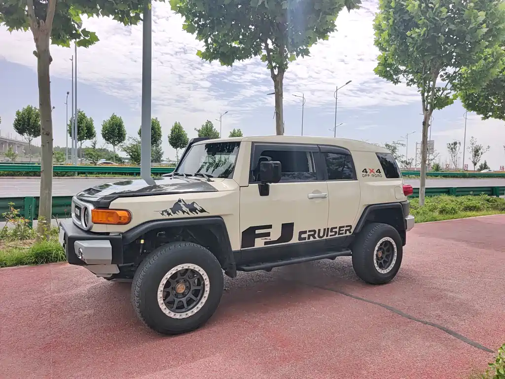 Toyota FJ Cruiser 2018 — фото 7