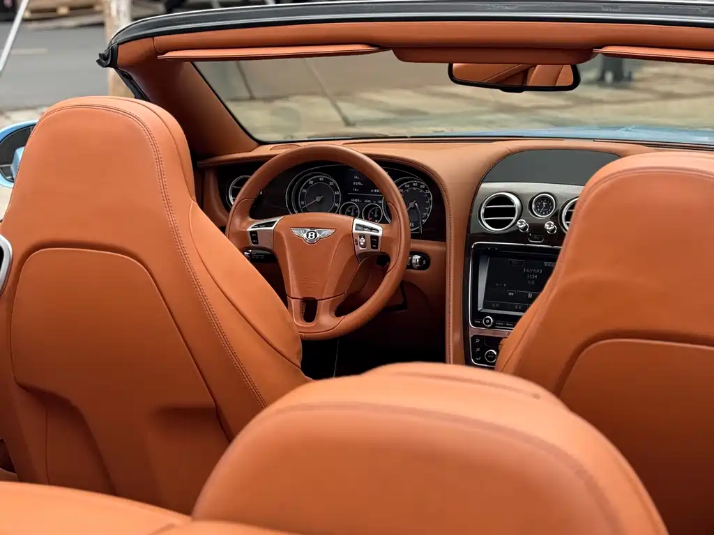Bentley Continental 2014 — фото 17