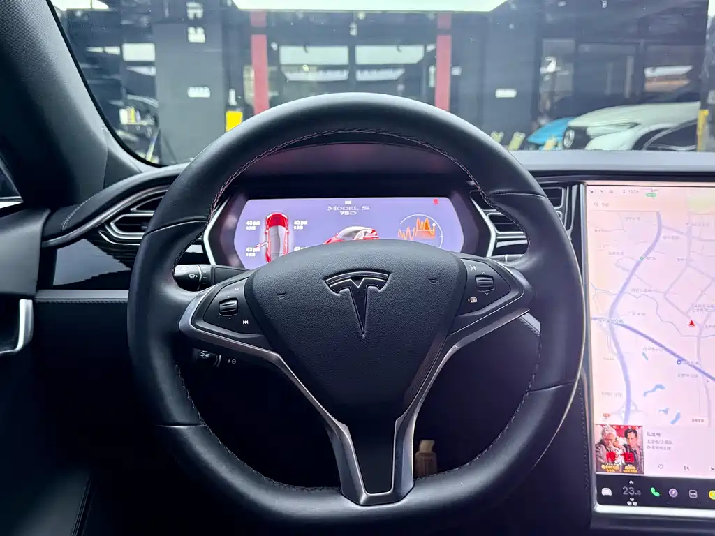 Tesla Model S 2018 — фото 8