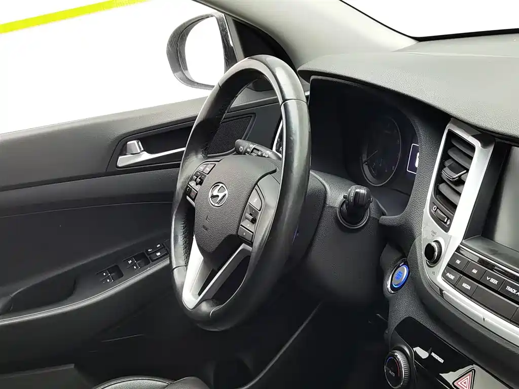 Hyundai Tucson 2018 — фото 22