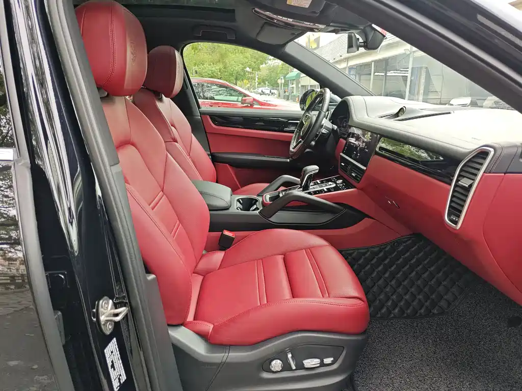 Porsche Cayenne 2022