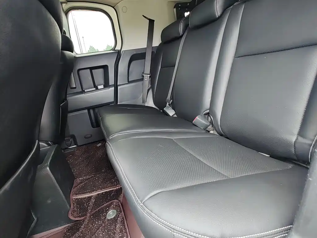 Toyota FJ Cruiser 2018 — фото 10