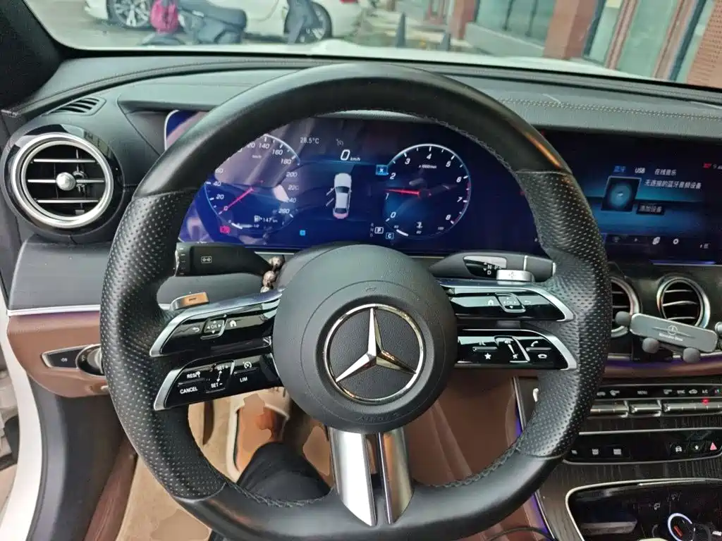 Mercedes-Benz E-Class 2022