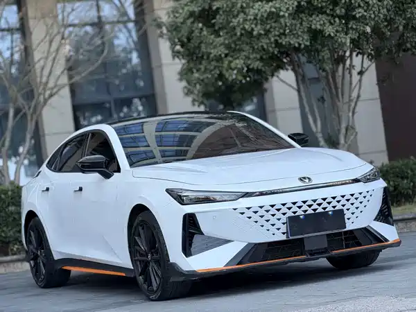 Changan UNI-V 2025