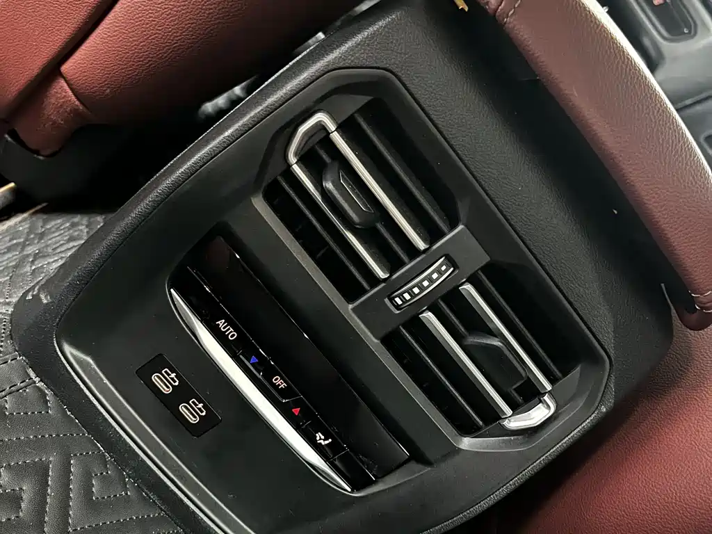 BMW i3 2024 — фото 14