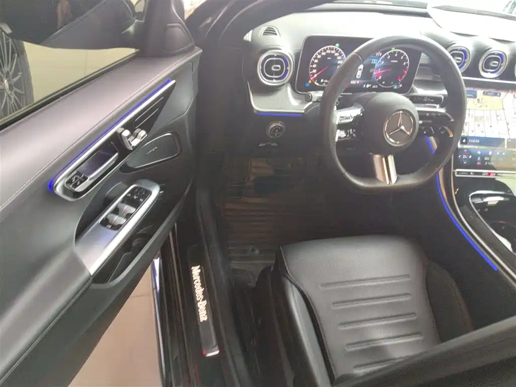 Mercedes-Benz C-Class 2023 — фото 16